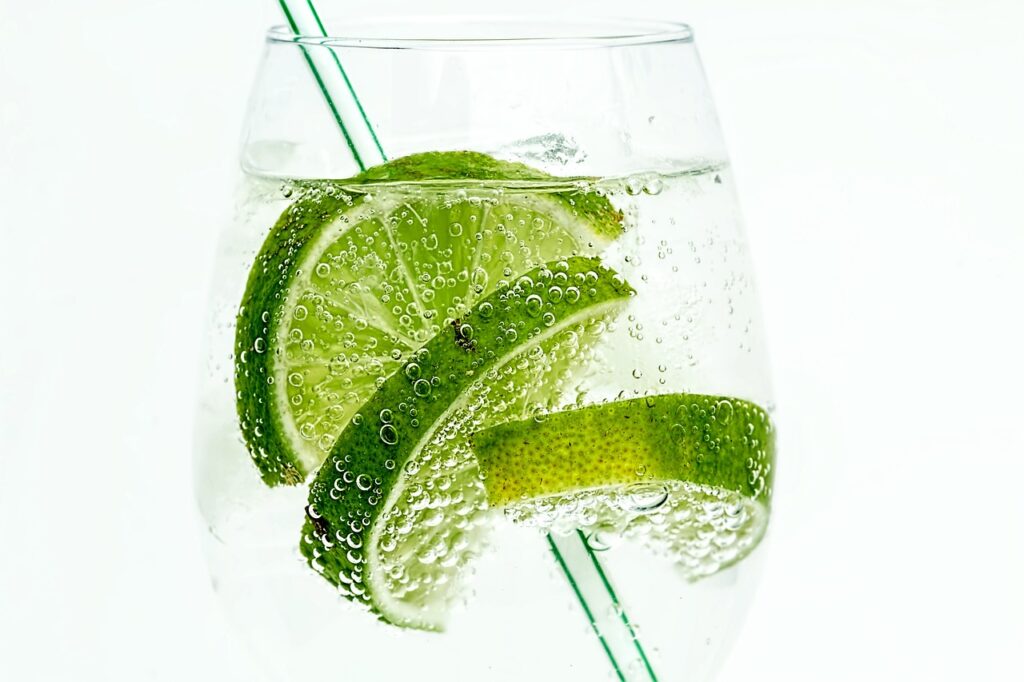 A glass of fresh lime in sparkling water