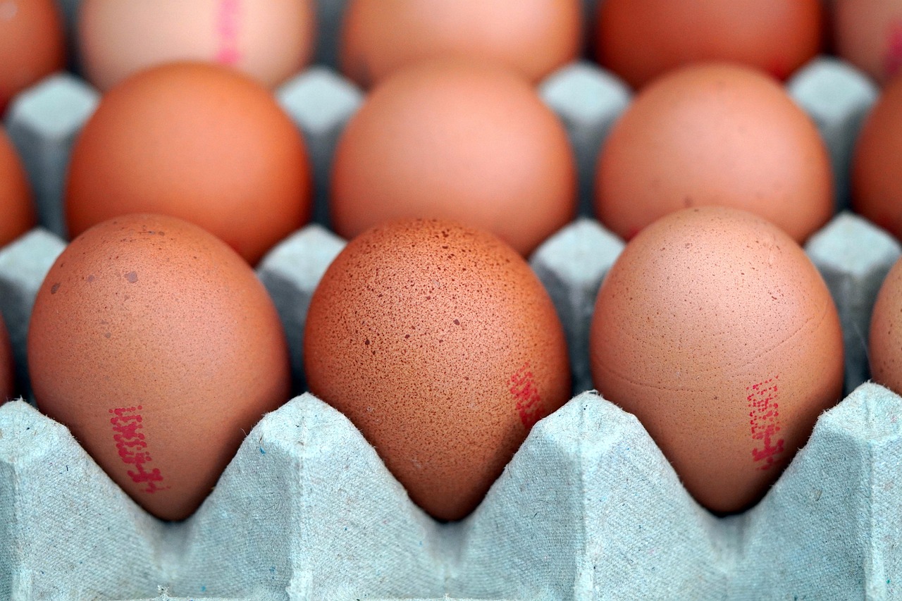 Hens eggs in a box